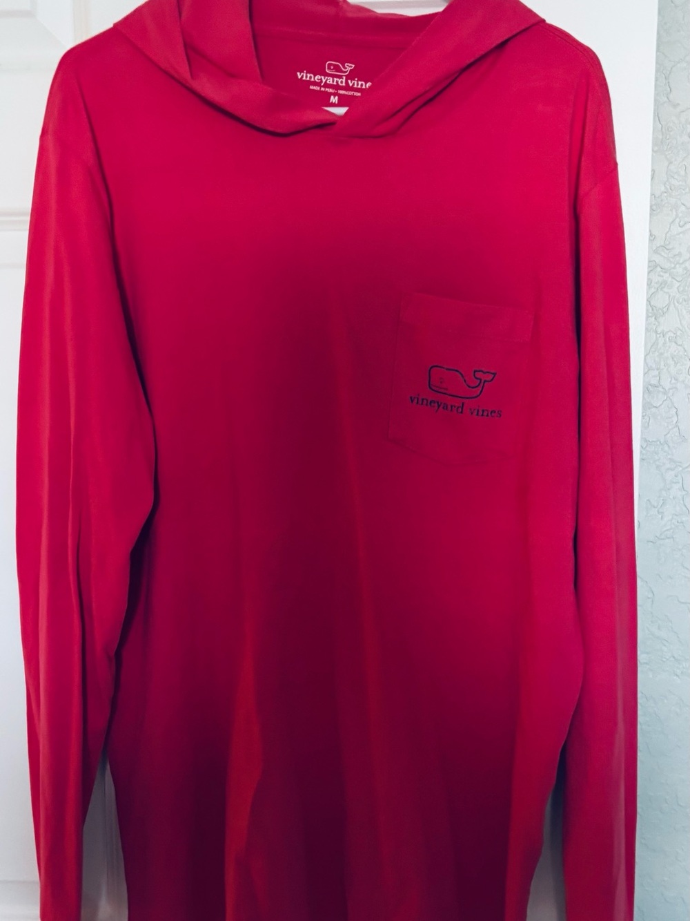 Vineyard Vines Hooded Shirt Mens Size M Red/Pink Long Sleeve Pocket Whale Logo